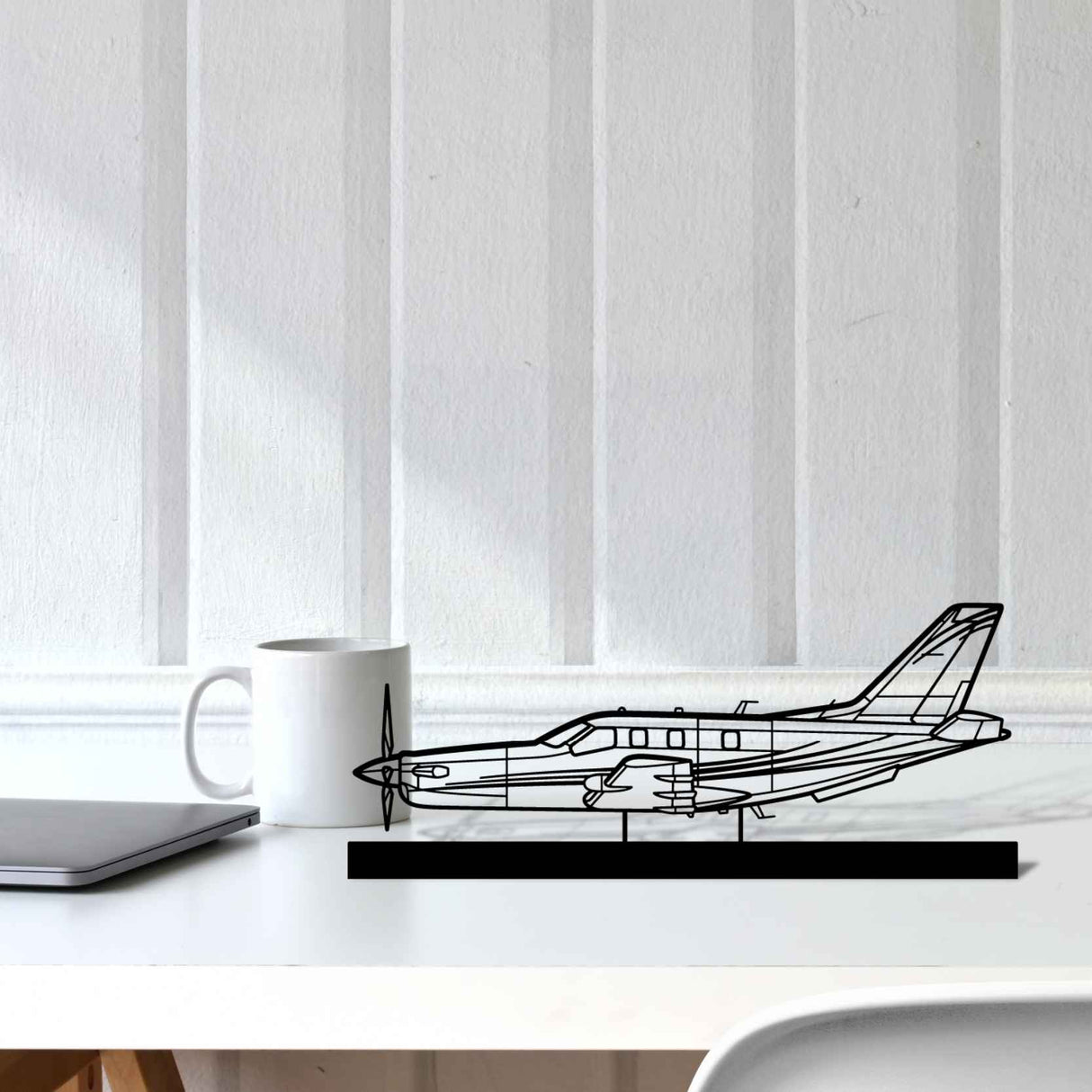 TBM 850 Silhouette Metal Art Stand