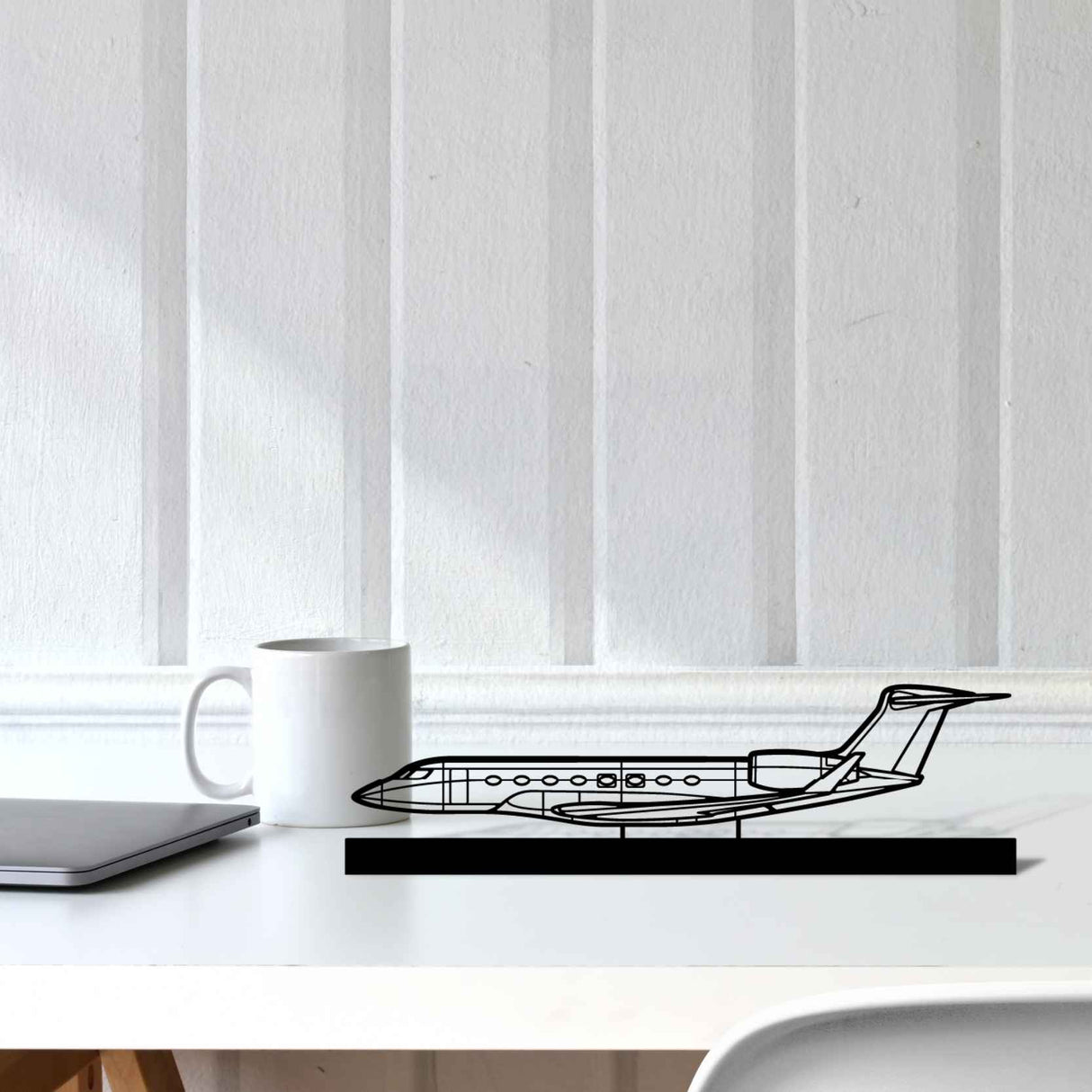 G650 Silhouette Metal Art Stand
