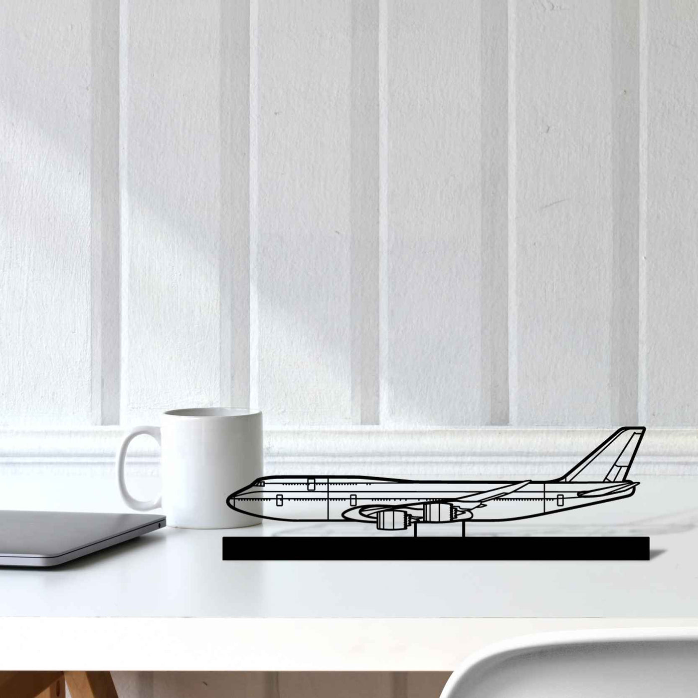 747-8 Silhouette Metal Art Stand