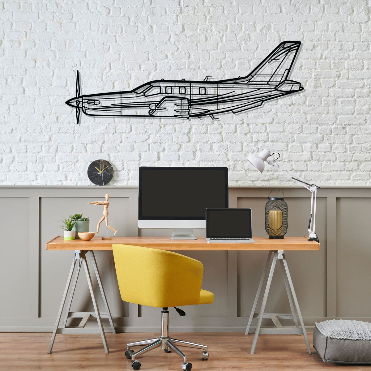 TBM 850 Silhouette Metal Wall Art